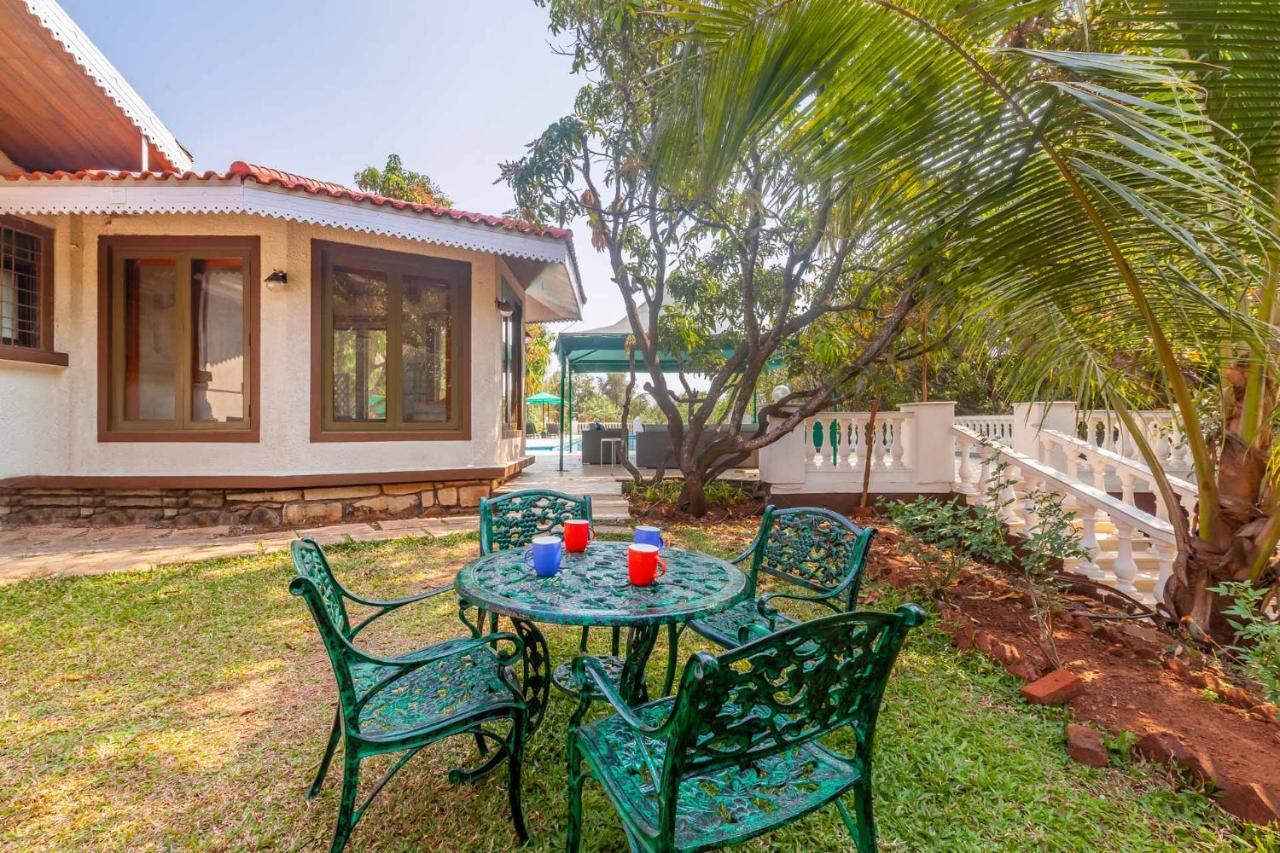 Stayvista's Casa Palmera: Pet-Friendly Villa with Pool and Games Alibag Exterior photo