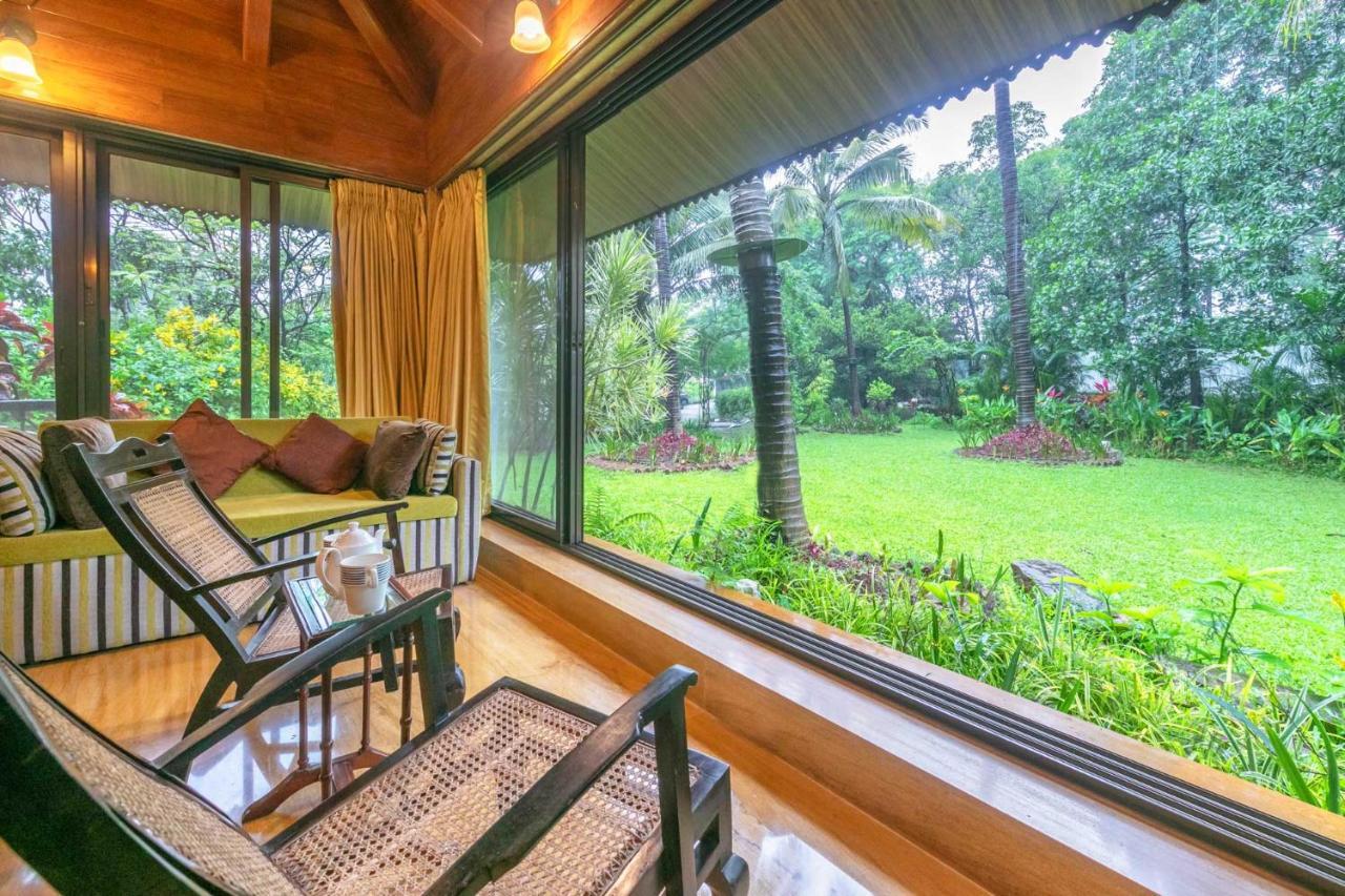 Stayvista's Casa Palmera: Pet-Friendly Villa with Pool and Games Alibag Exterior photo